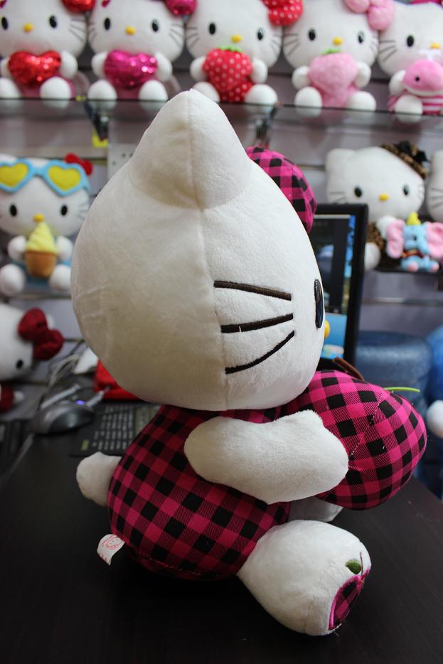 hello kitty毛絨公仔-抱蘋果款-4