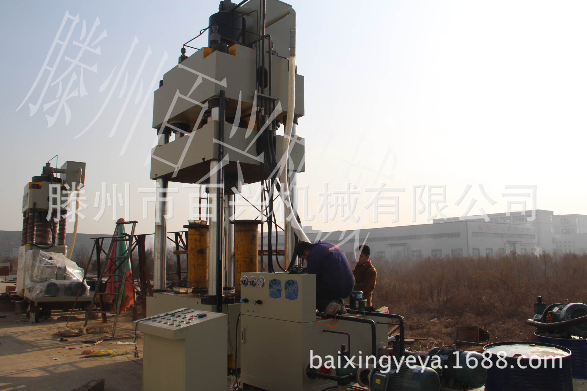 1000吨封头拉伸机2