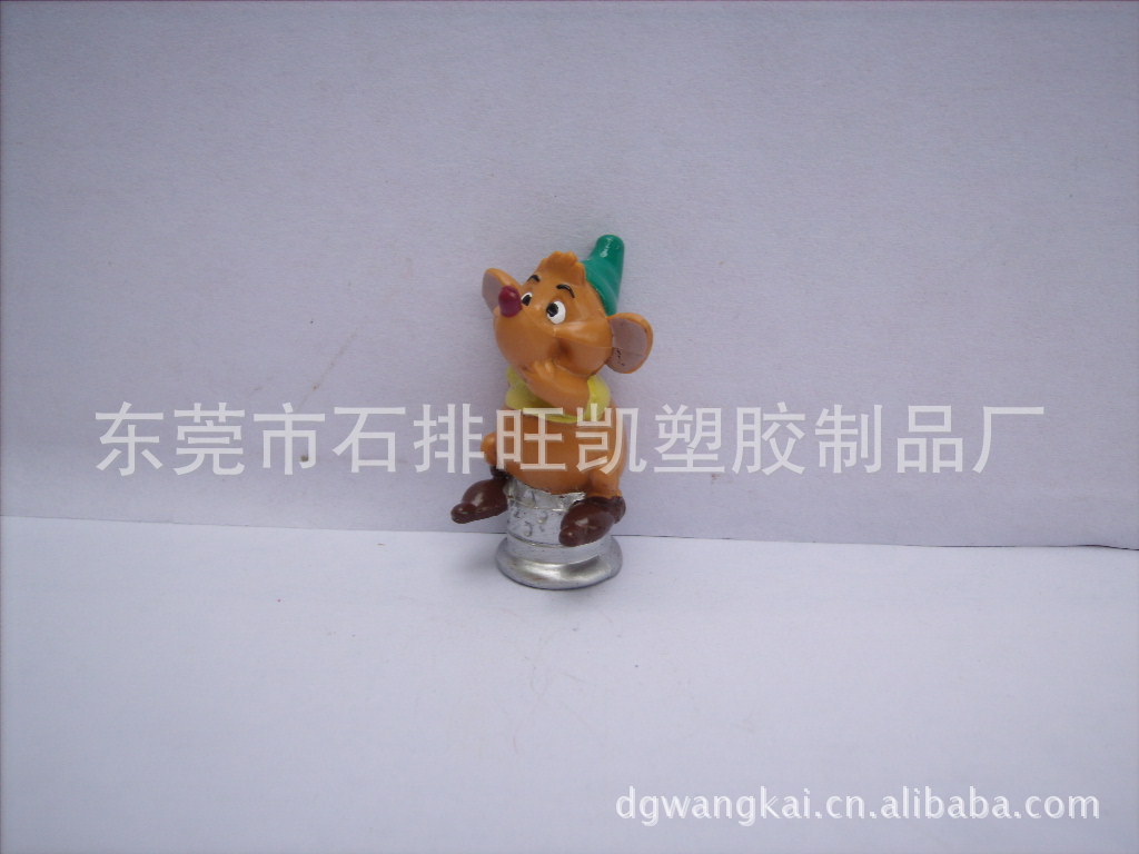 塑胶动物公仔