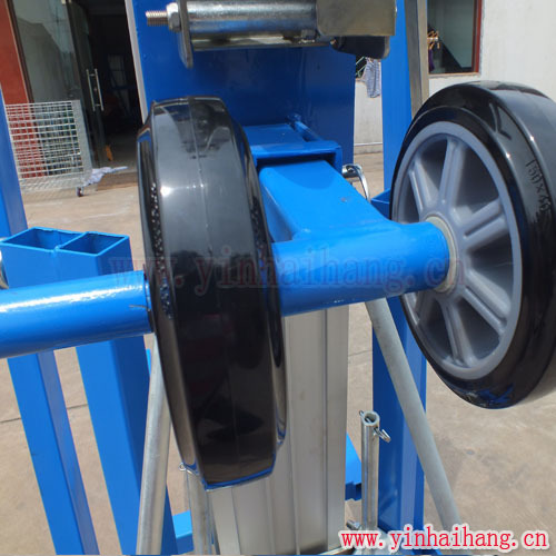 手摇式物料升降机