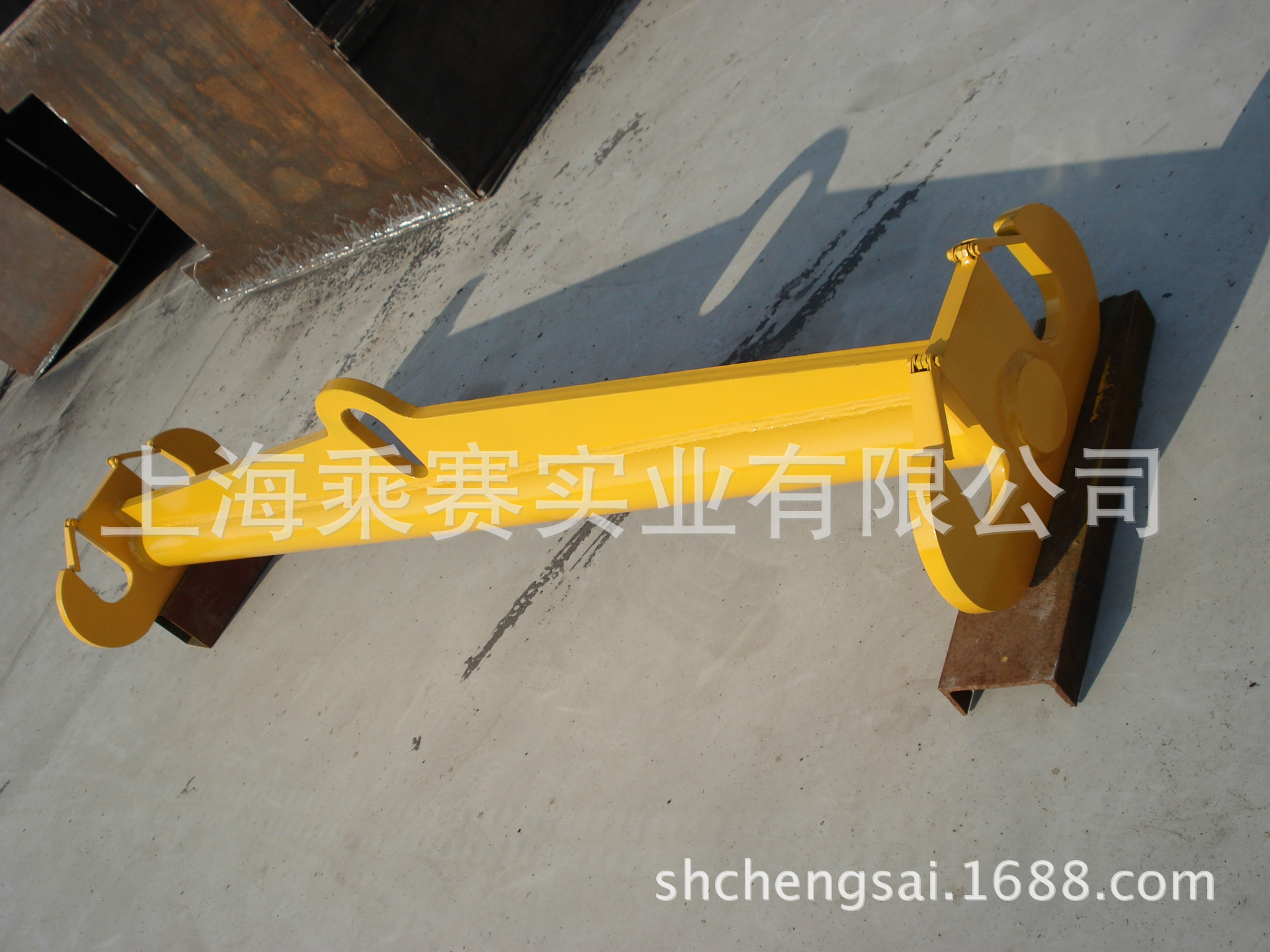 横梁吊具