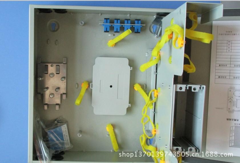 16芯插片式光分路器箱底部图片