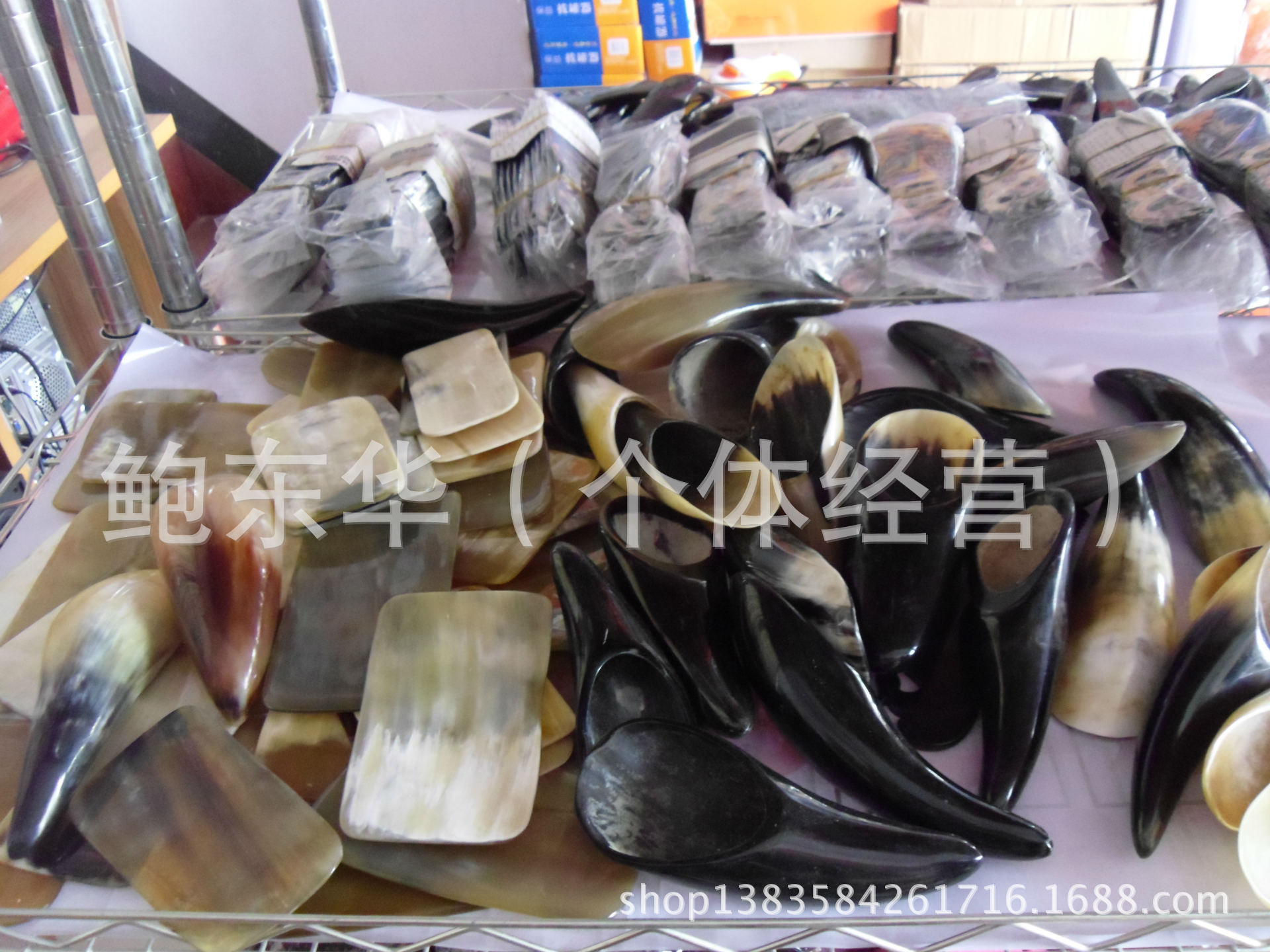純牛角梳，刮痧板、筒。