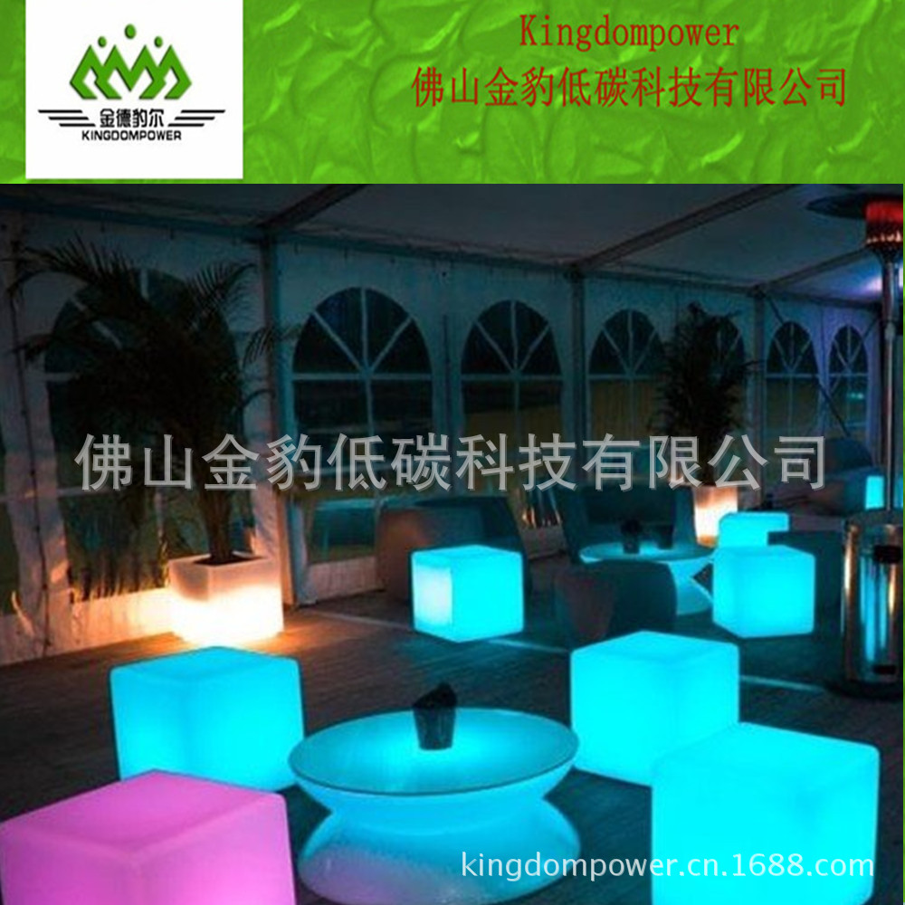 Light_Up_Plastic_LED_Cube_Chai