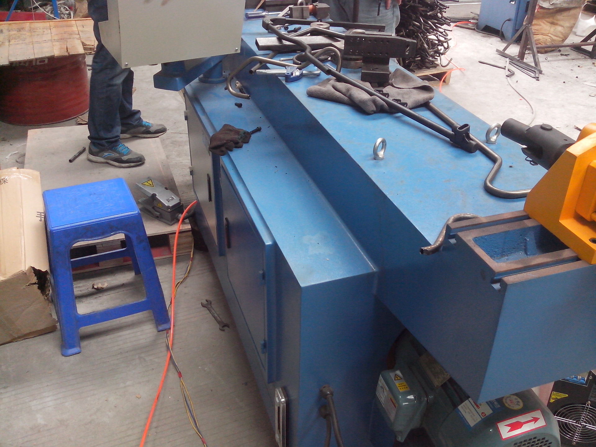 供应台湾高性能自动液压单弯弯管机380NCAD