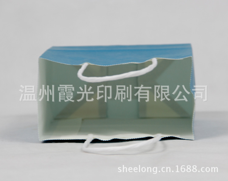 白牛皮纸袋