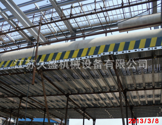 踢跳板施工现场