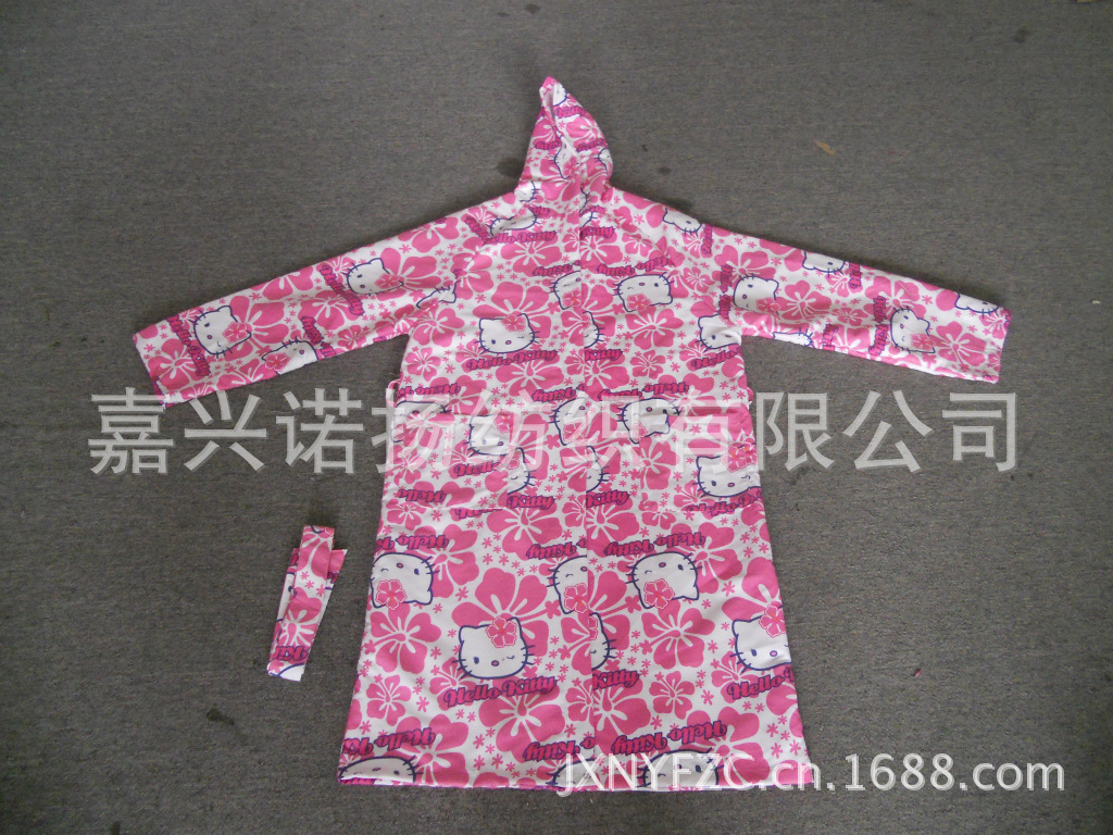 ADULT HELLO KITTY BATHROBE