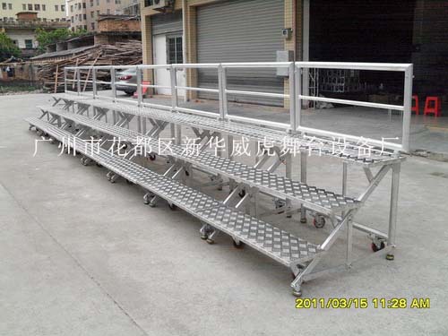 1.2米三层折叠带轮合唱台