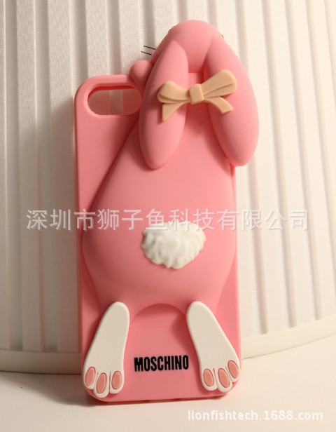 moschino bunny iphone5