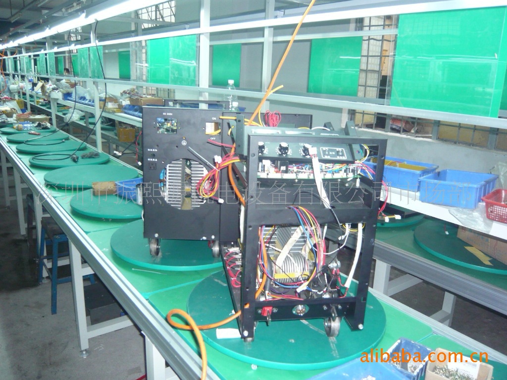 12-2厂家超低价供应 各式路灯装配流水线 PVC生产输送线