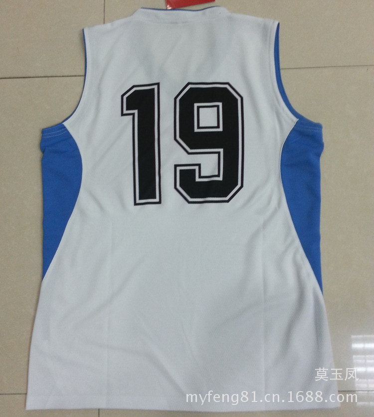 批发团购新款篮球服篮球队比赛训练服球衣号码logo队名定制