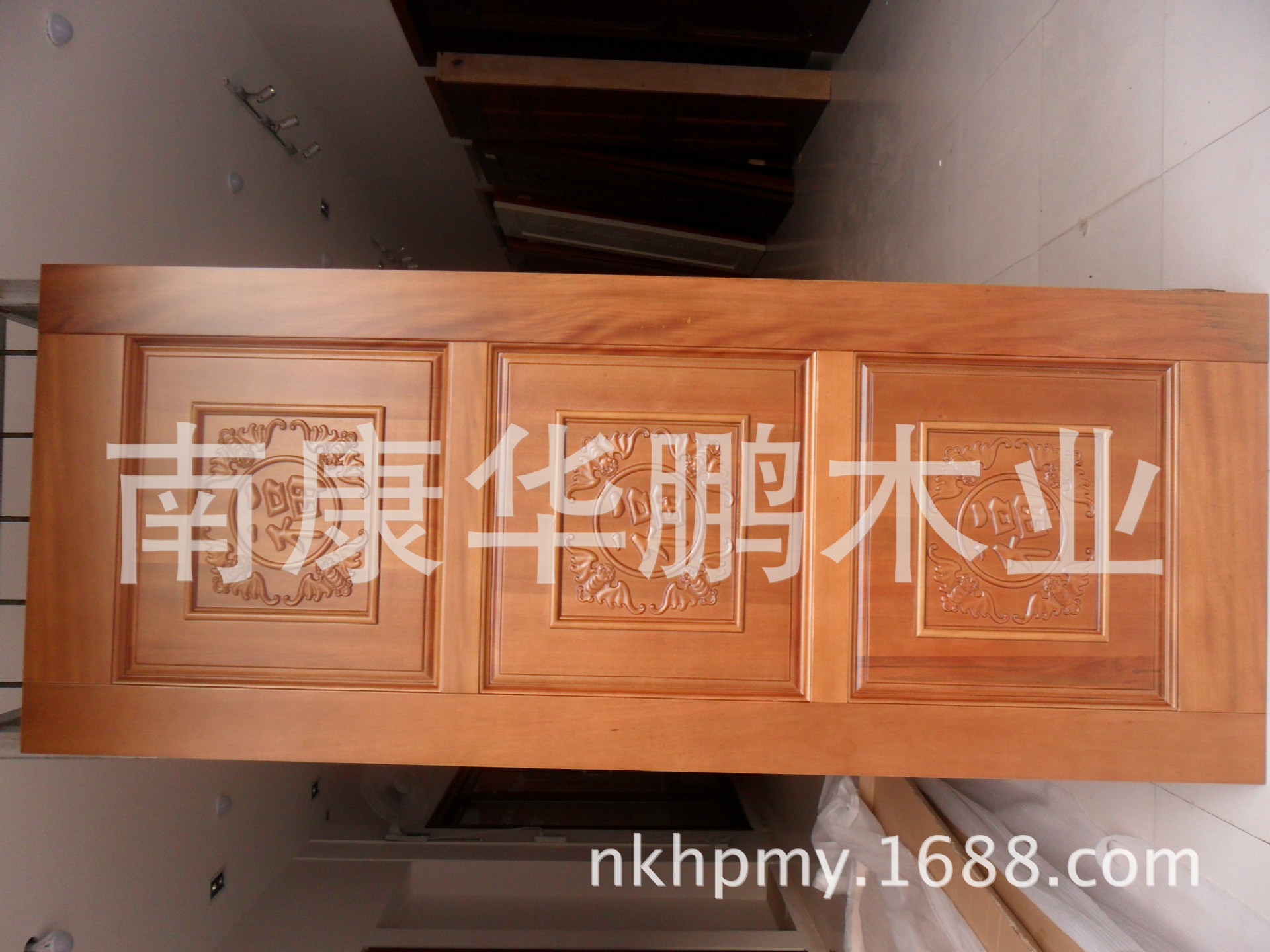 华鹏胡桃木原木门