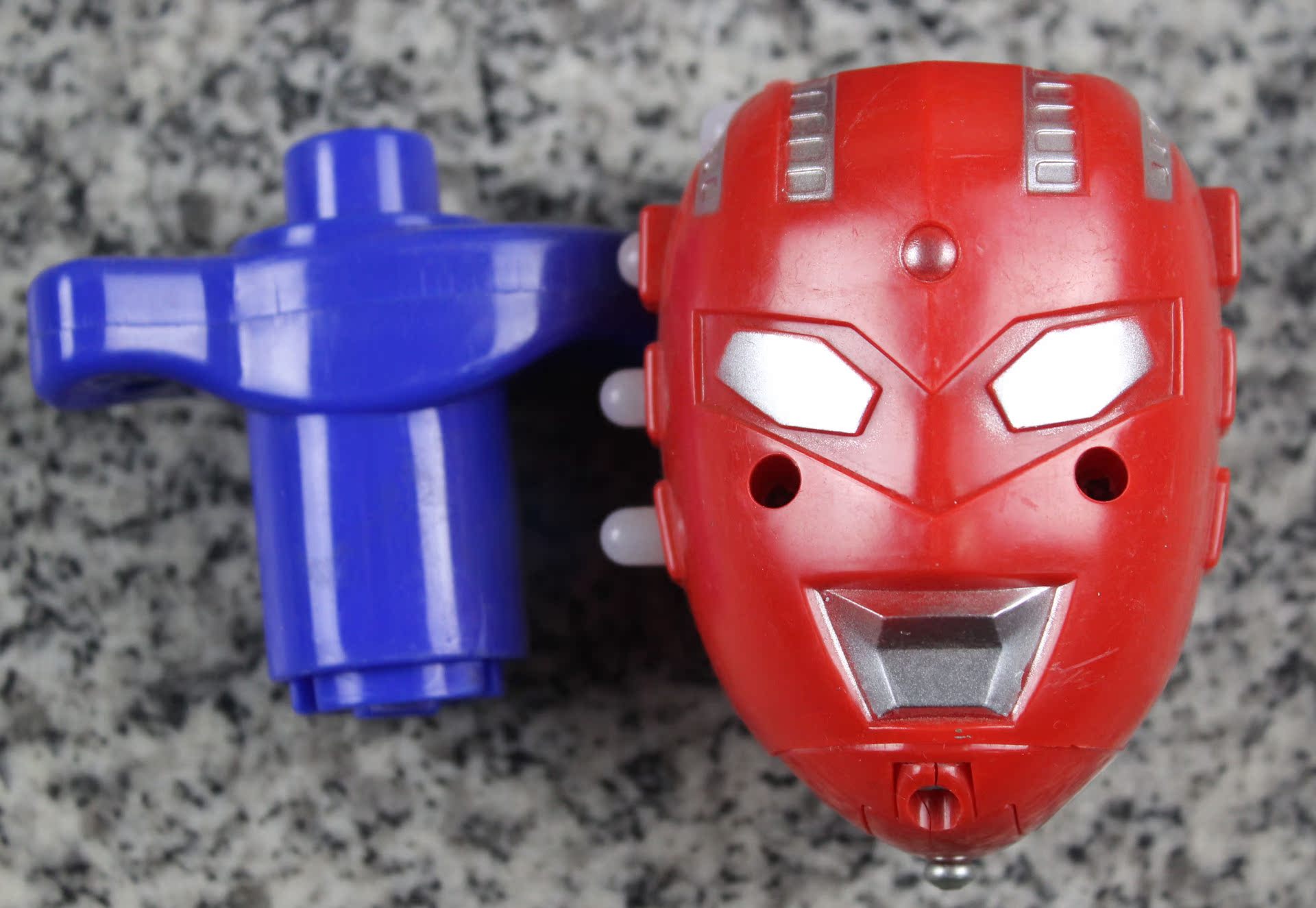 1137088115_1081016035