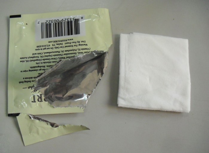 single cleaning wet wipes B