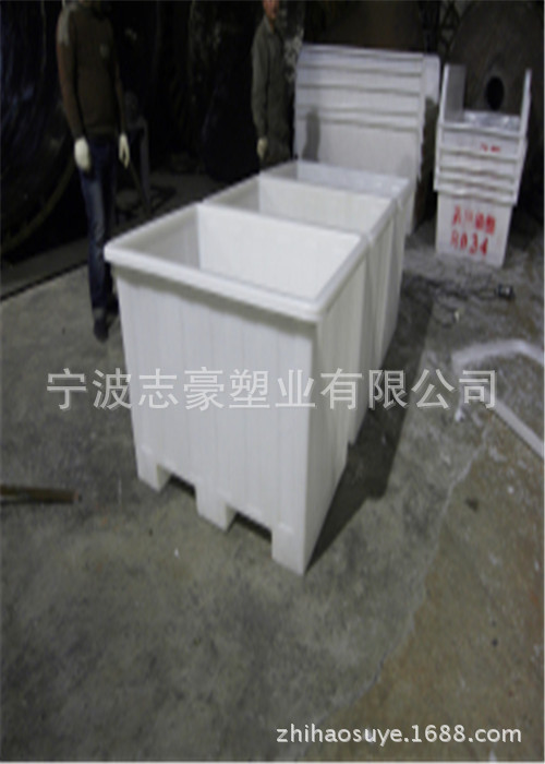 带叉车槽的方桶 (1)
