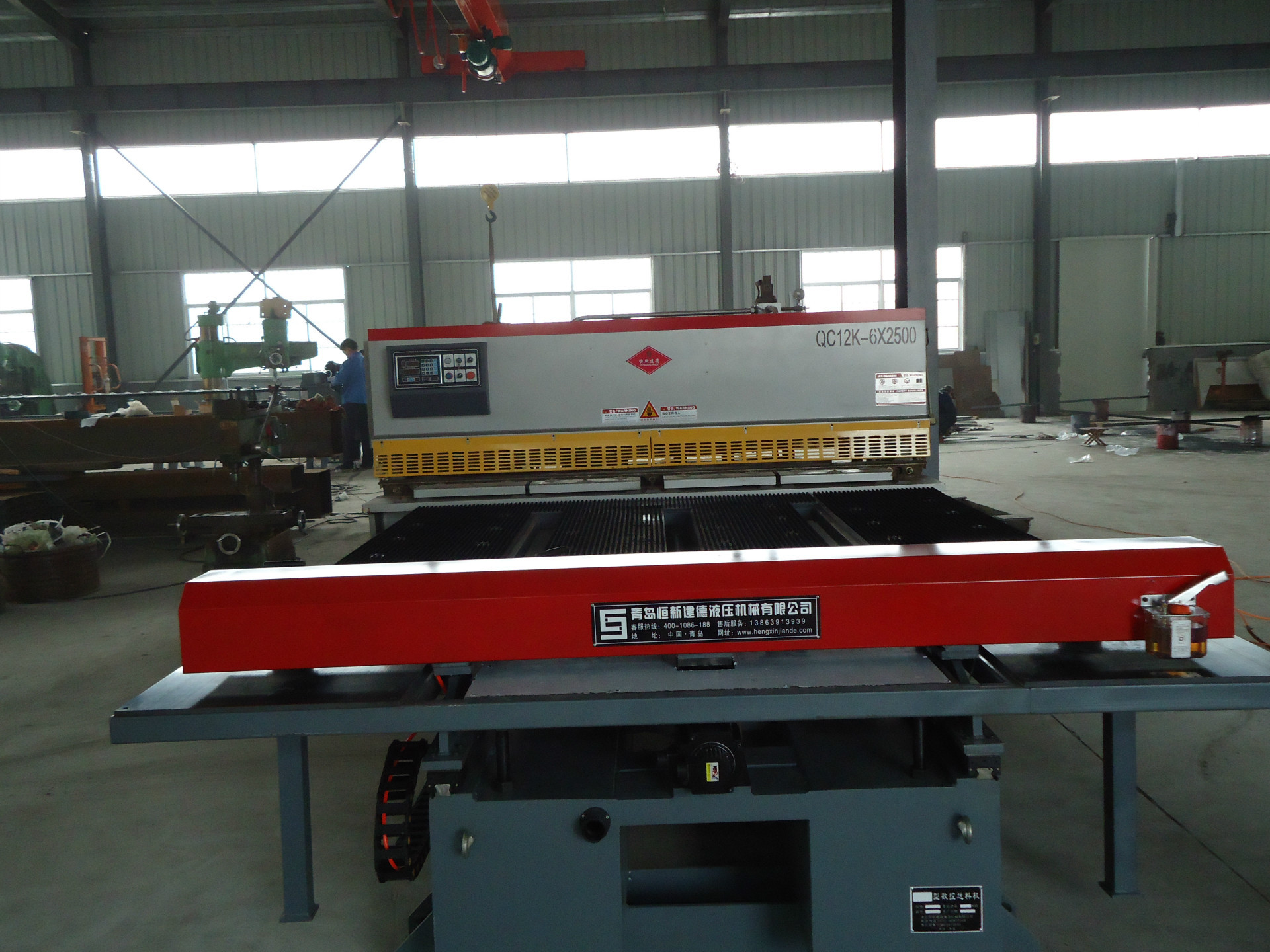 行业先锋 供应 剪床自动送料机