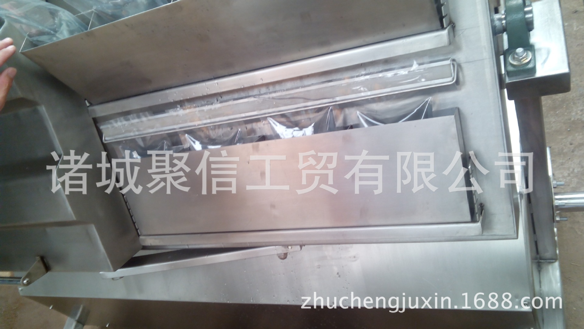 傾斜式真空包裝機(jī)