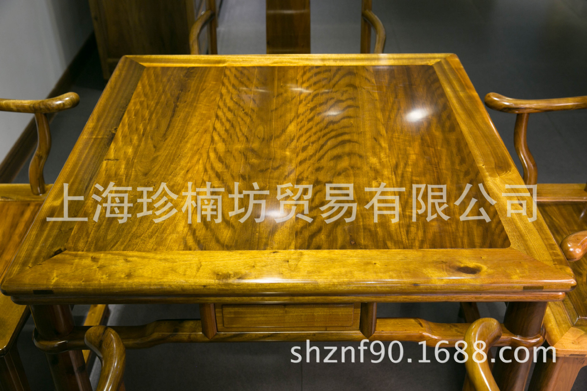 金丝楠老房料八仙桌,老料金丝楠桌子,老料金丝楠八仙桌.