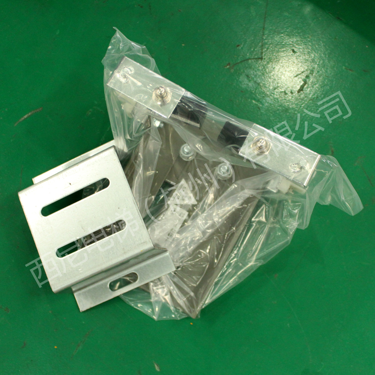 轿底超载开关（开关含支架一套） (1)