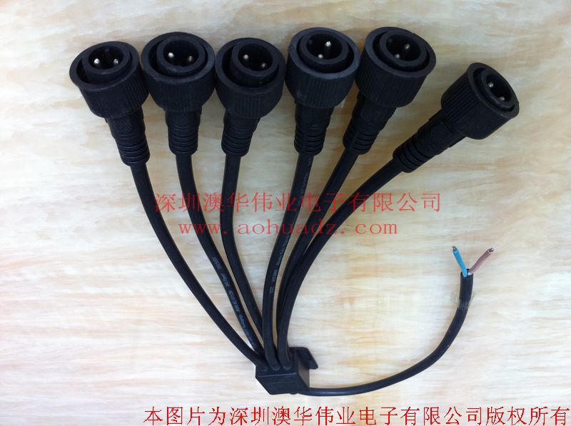 一出六防水插头