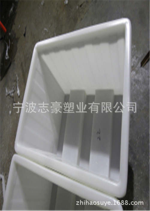 带叉车槽的方桶