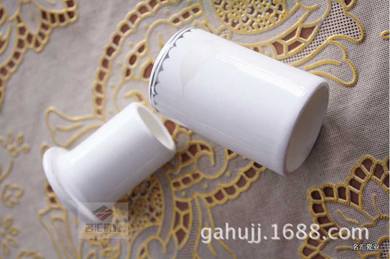 f017