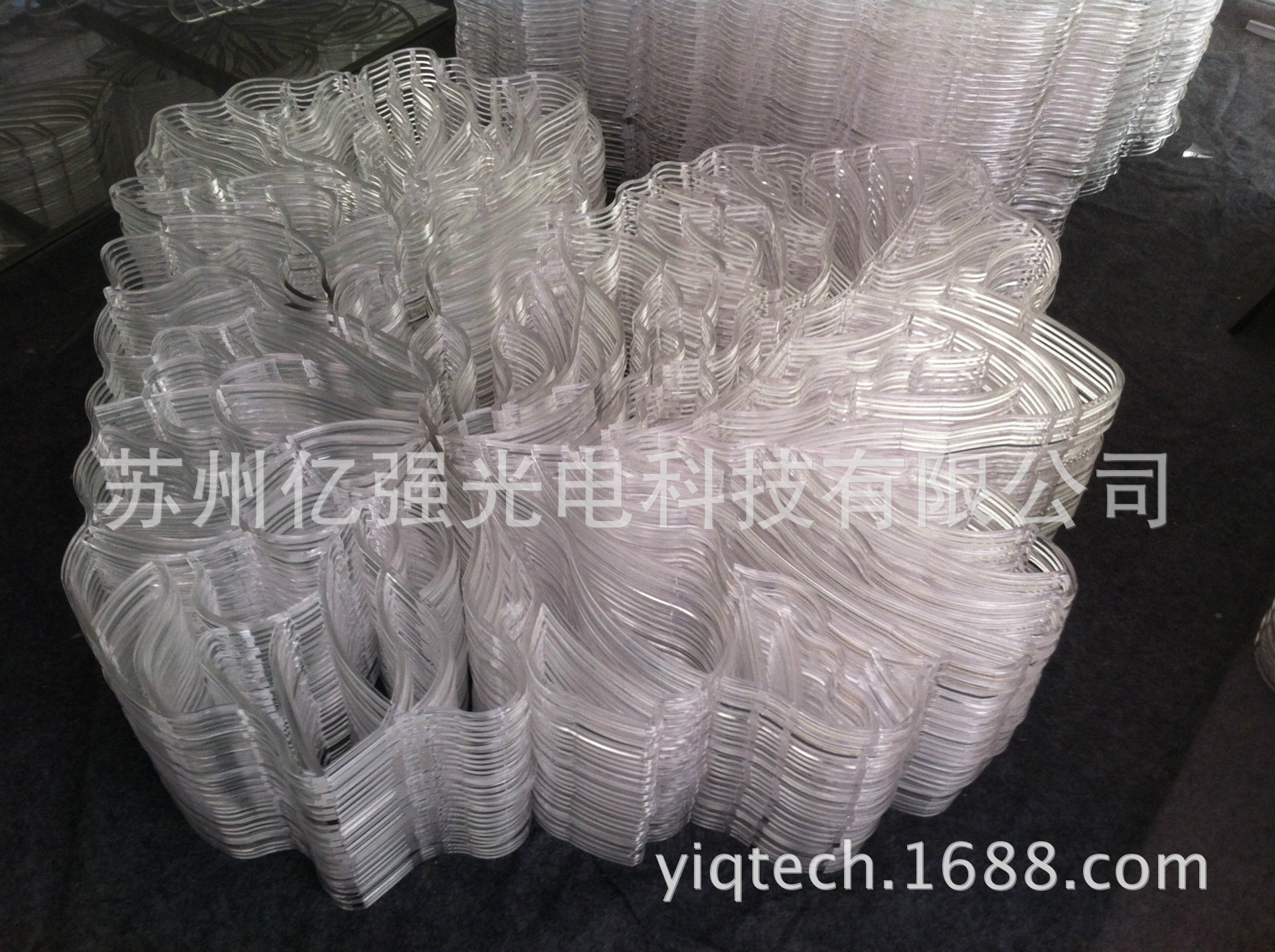 亚克力化妆配件专用激光切割机|深圳激光切割机|双色板切割机