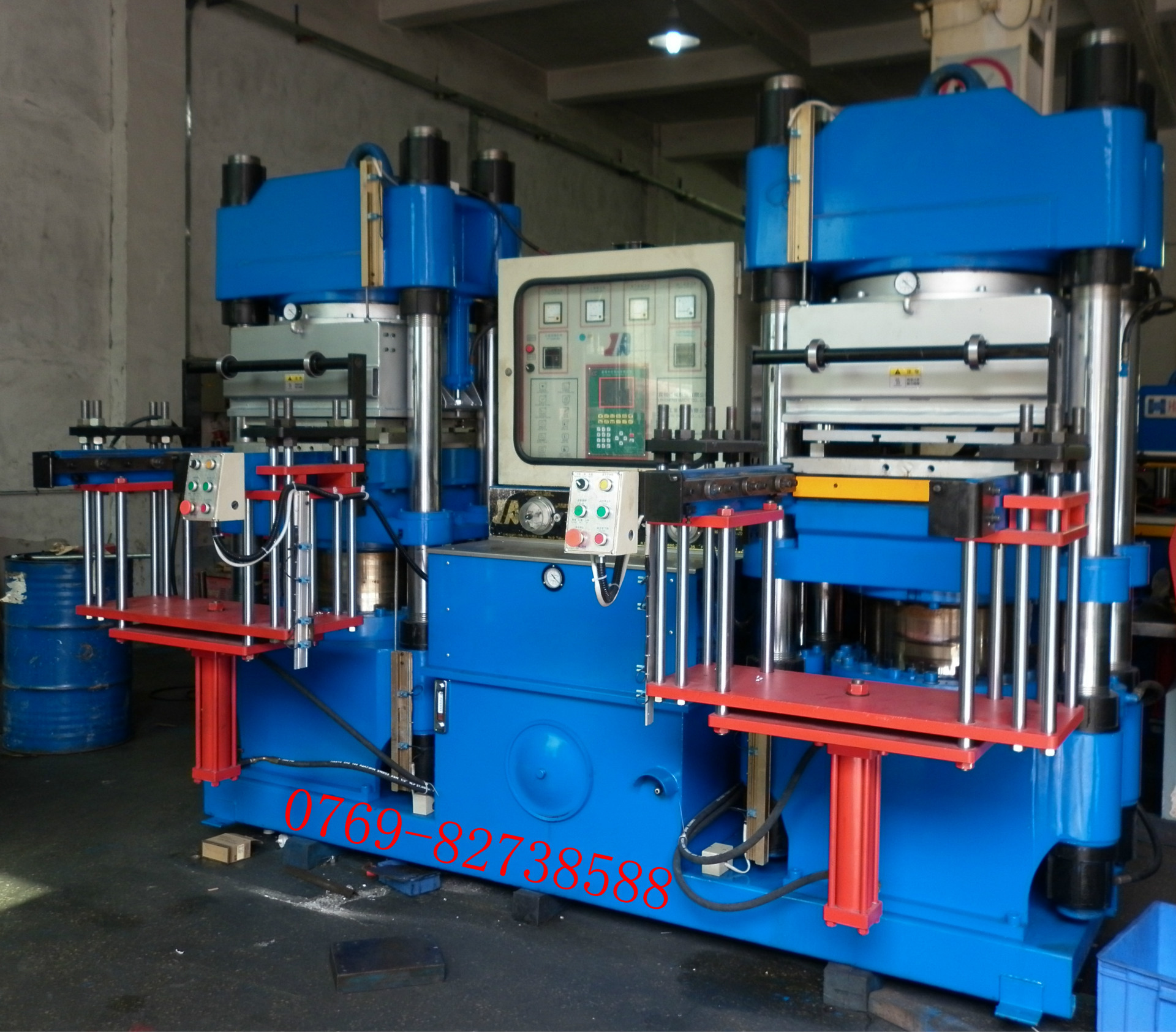 霖城300T真空前頂機11