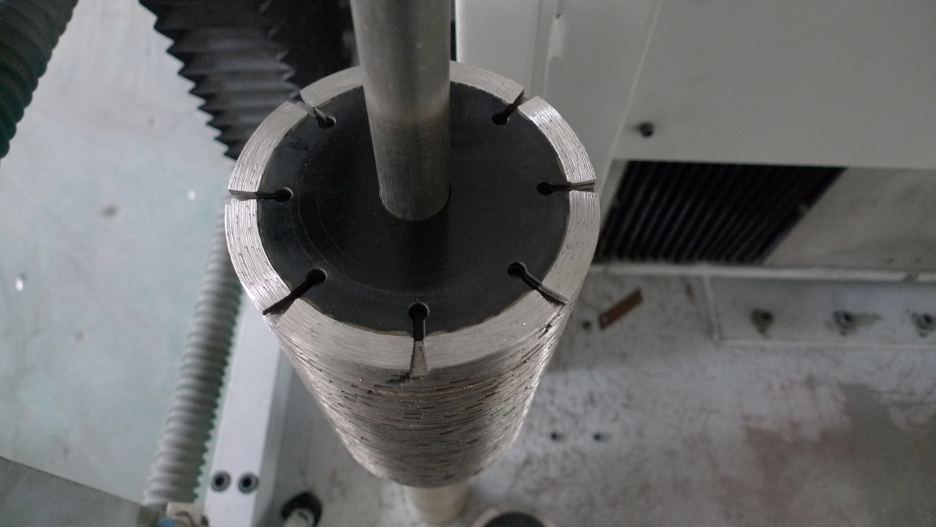 全自动锯片开刃机( 型号:krj-150c型) 适用范围: 本设备针对