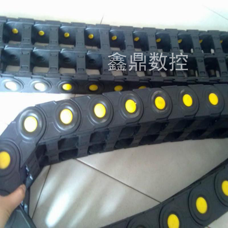 厂家直销45*55*68*80系列带耐磨片塑料拖链.超长行程耐磨。