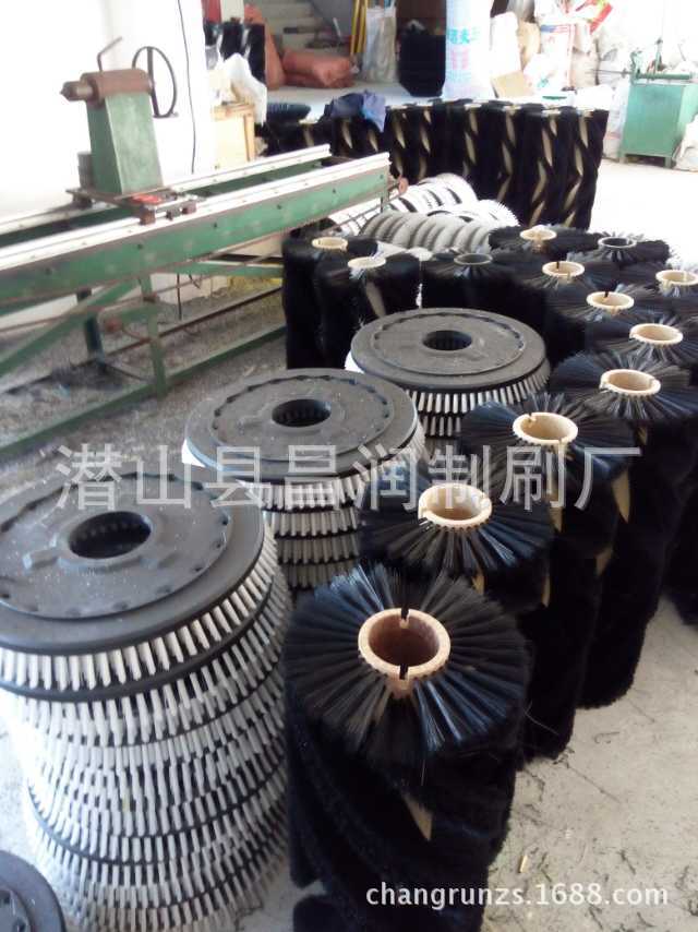 洗地盘和毛刷辊