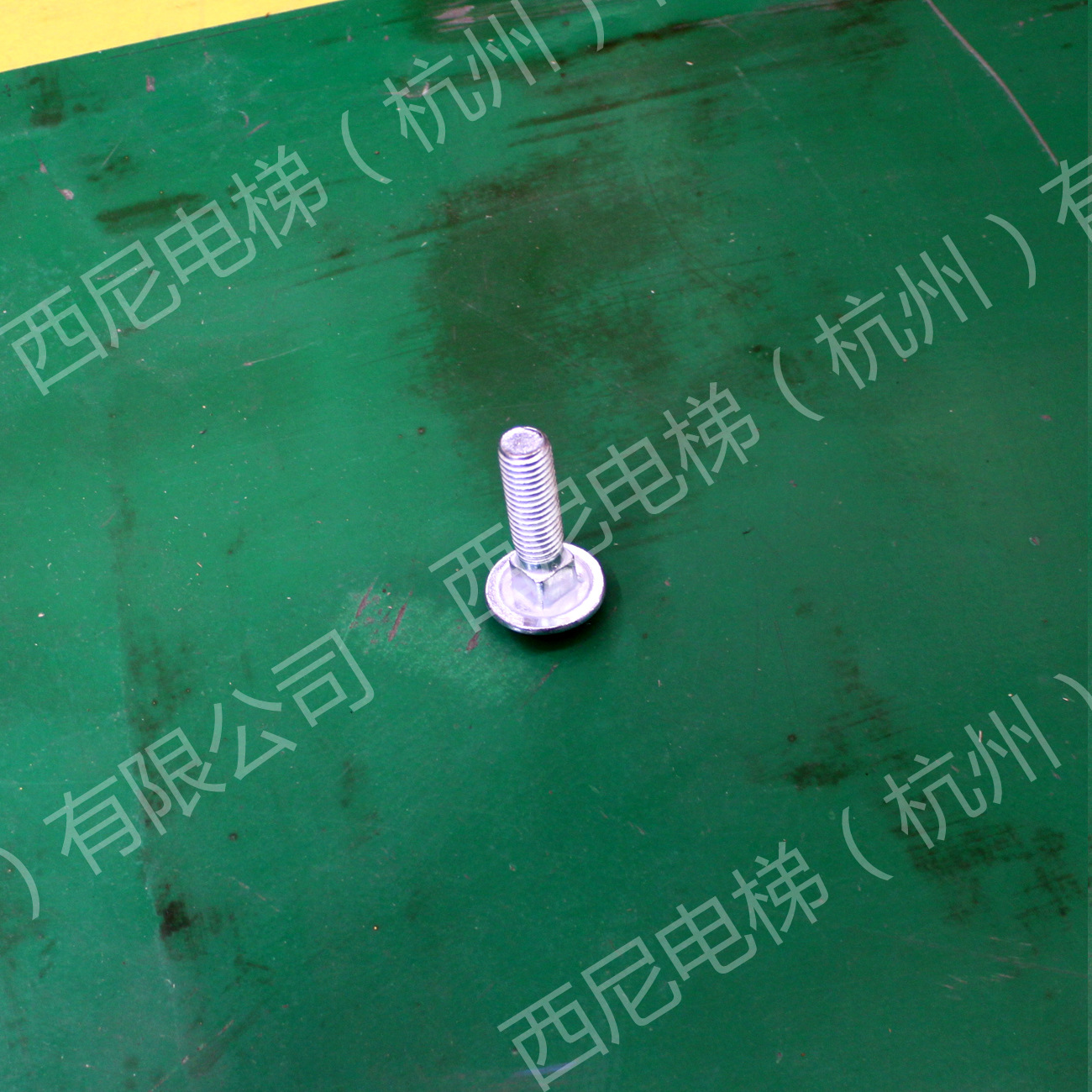 圆形马叉螺栓（另配弹垫，平垫，螺母） (4)