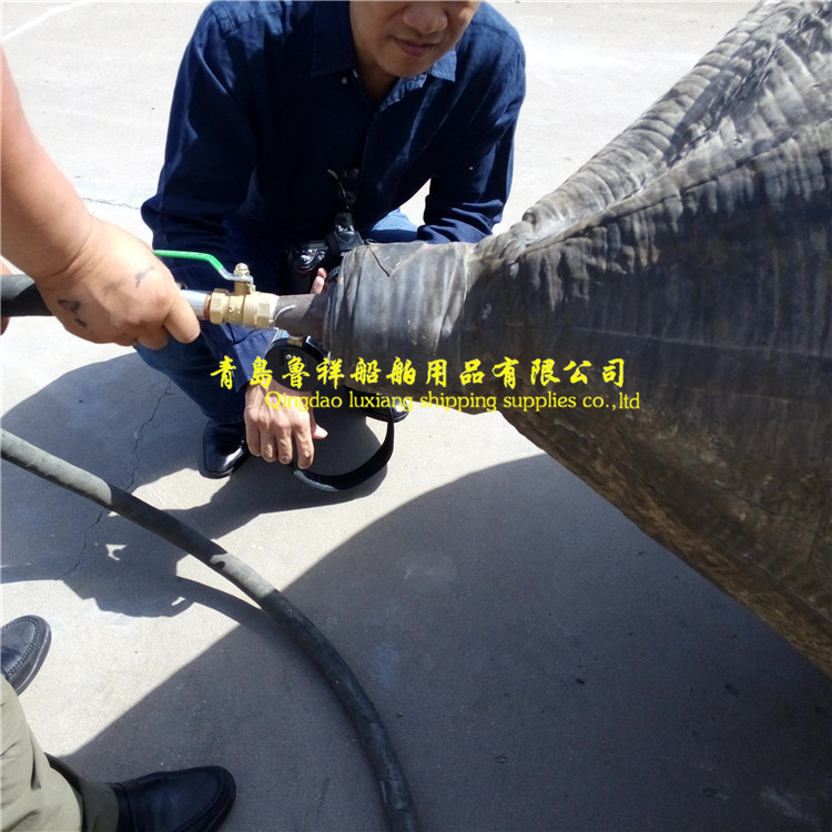 青岛鲁祥专业生产优质橡胶充气打捞浮筒