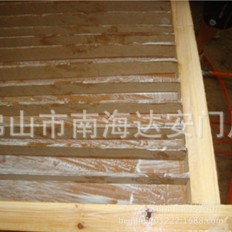图20140218046