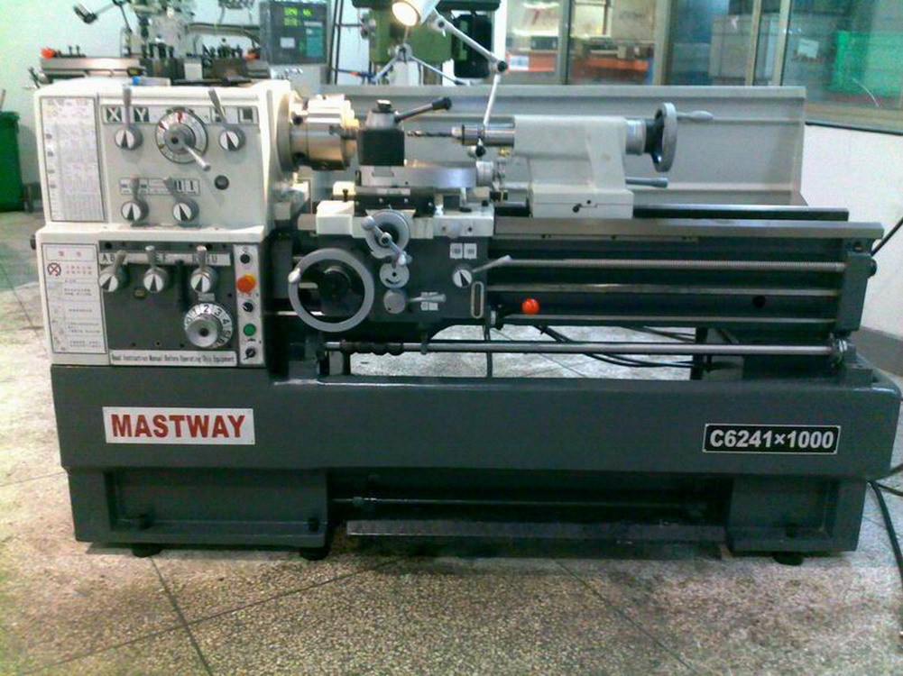 对比沈阳车床！欧美工艺设计！台湾精品！热销普通车床C6140