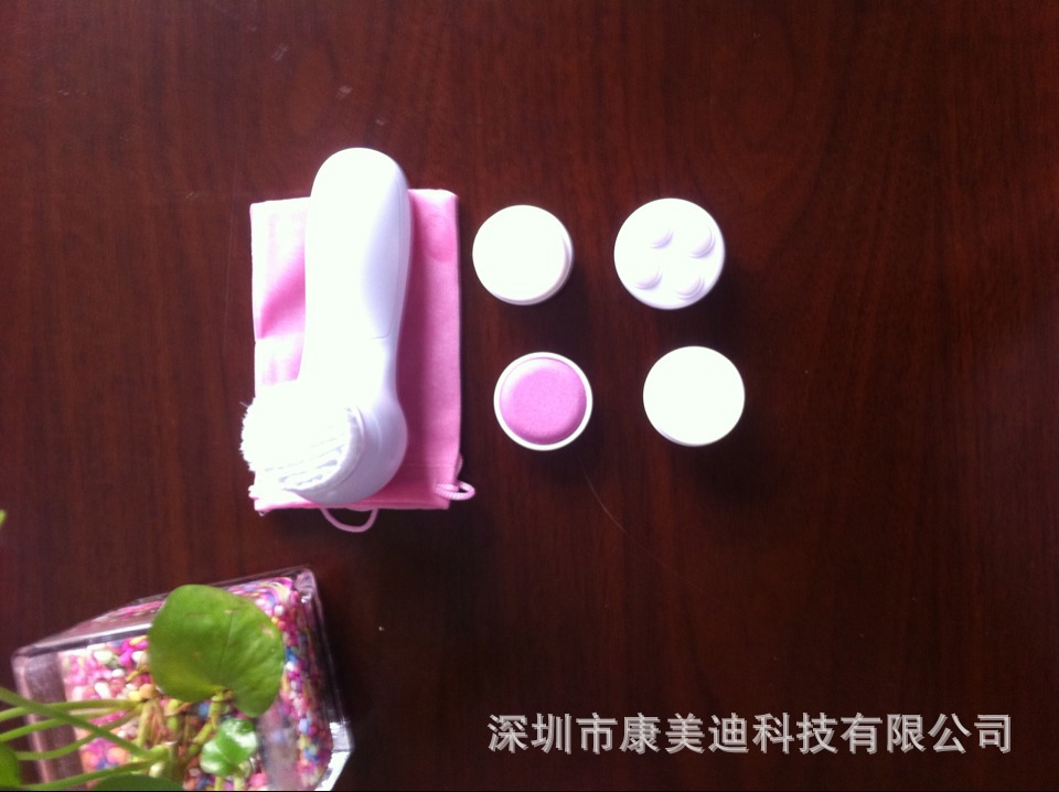 A8B4EF9DF40BF637A0AFAEE743EF63