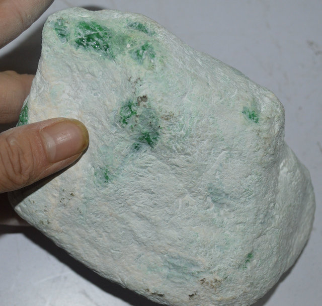 【多利多】白岩沙翡翠赌石 缅甸翡翠原石重/1.9kg