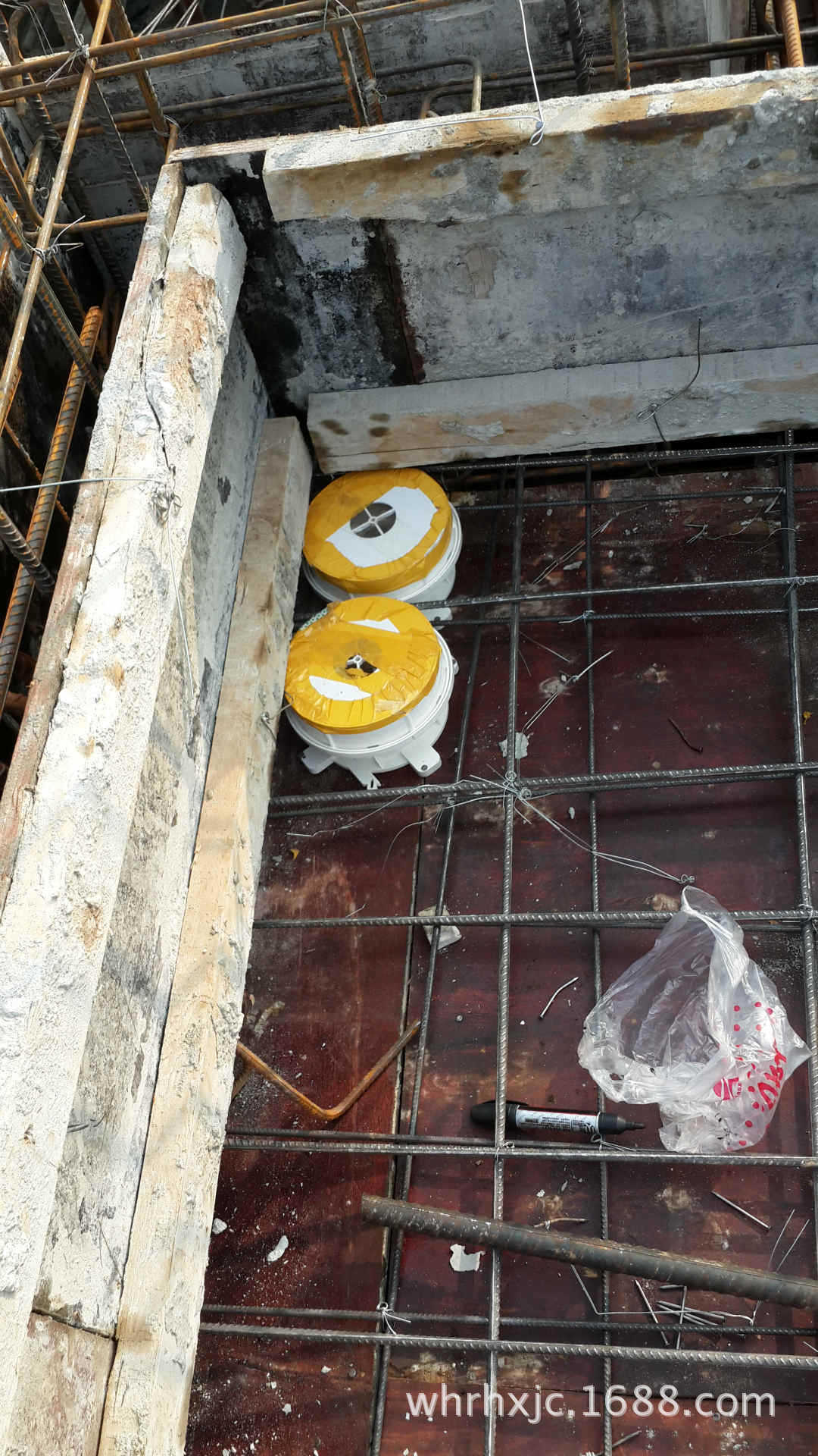 专门用于排水管安装前直接预埋在新建楼层.