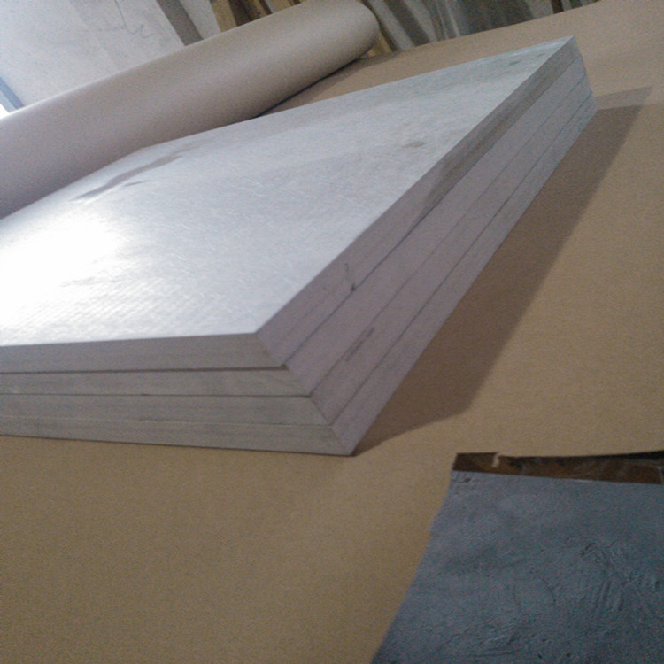 1105897093_1208799112