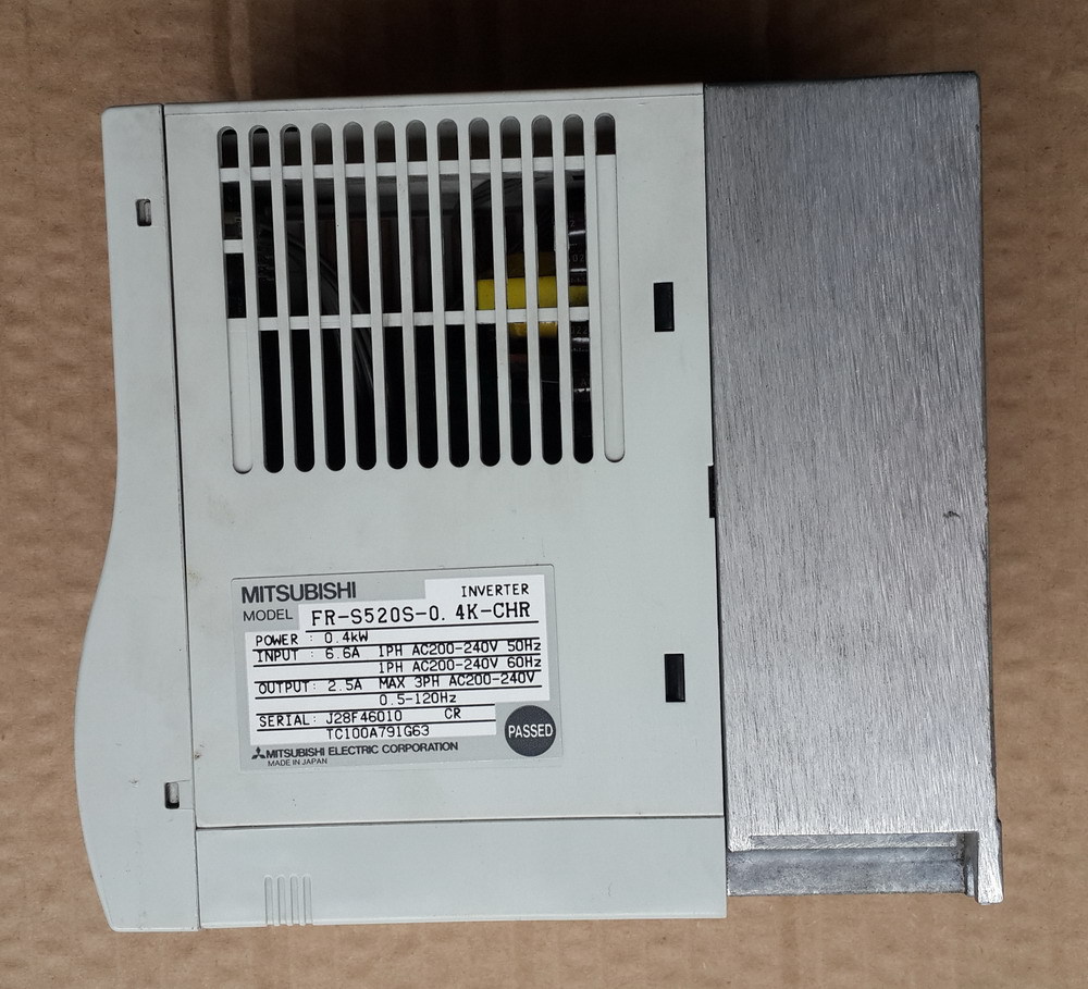 三菱门机FR-S520S-0.4K-CHR (1)