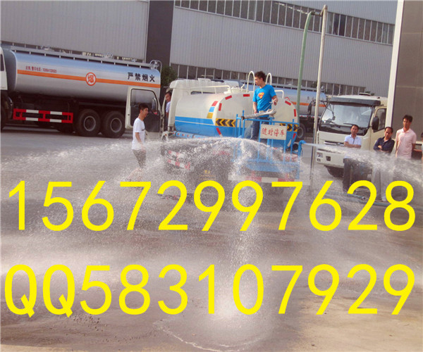 东风多利卡洒水车 (3)