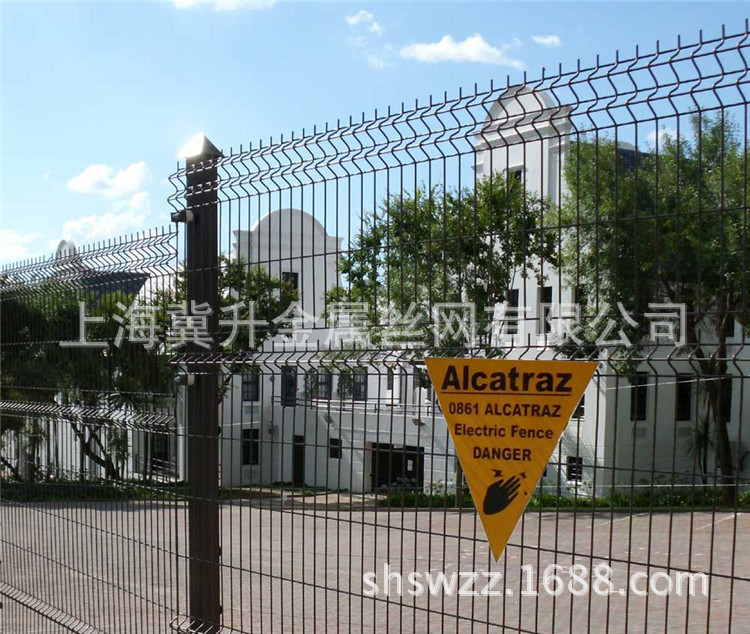 Welded_wire_mesh_fence