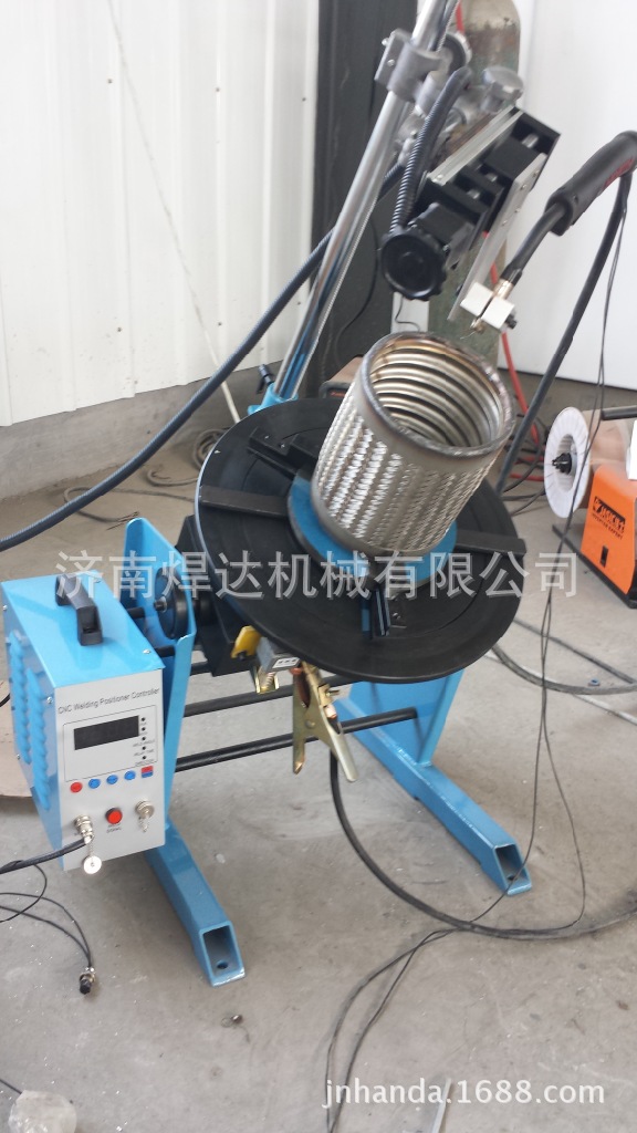 CNC-100变位机用于波纹管焊接 (3)