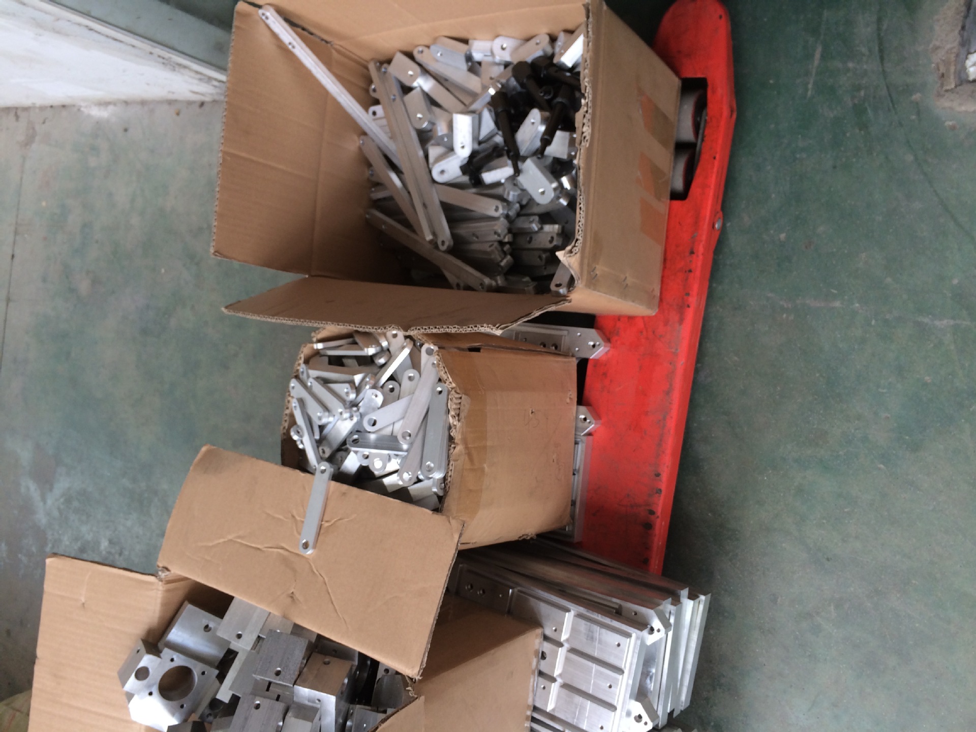 CNC加工中心大小批量加工、食品机械烤箱配件加工、车铣加工