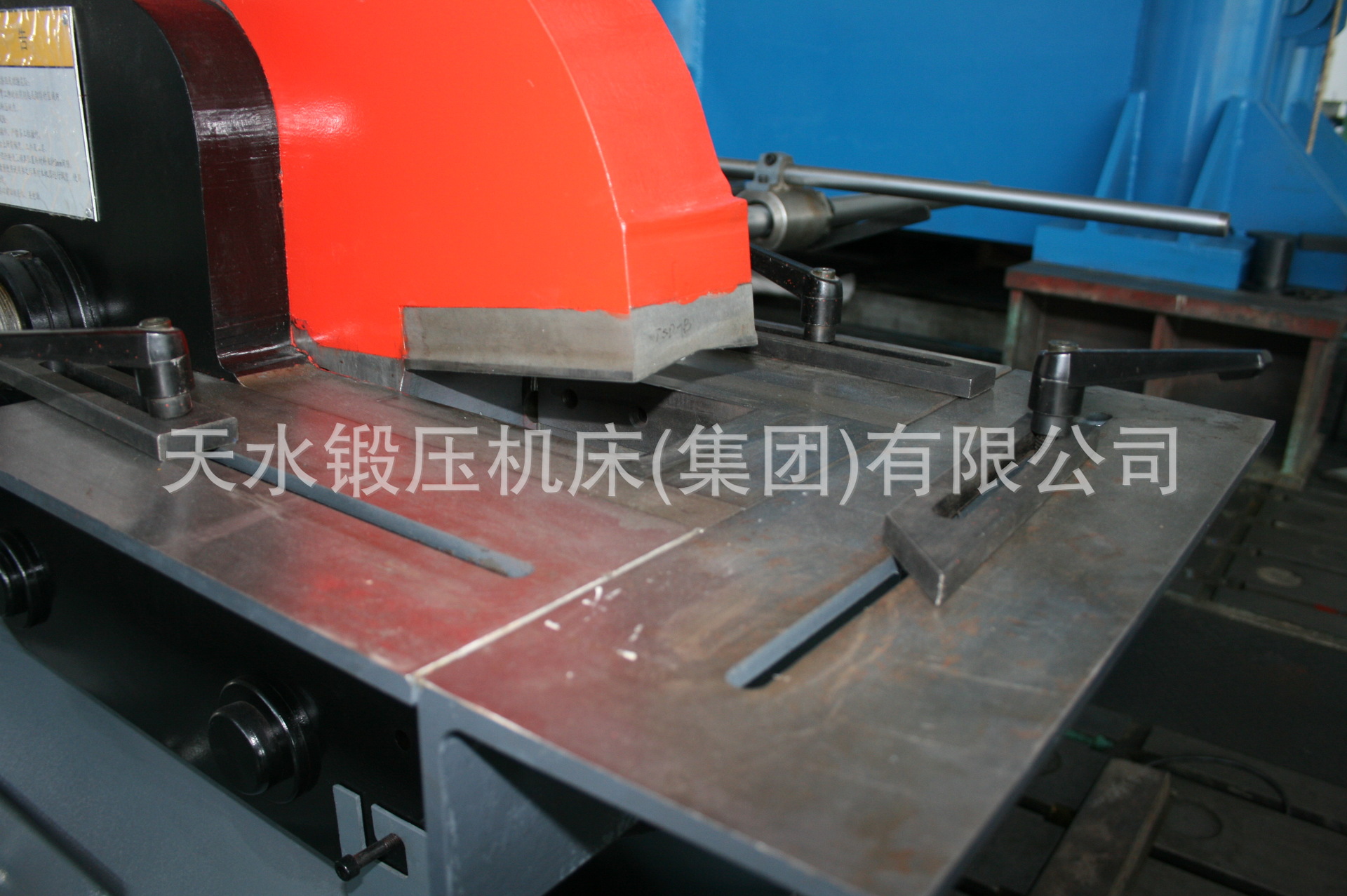 多功能联合冲剪机