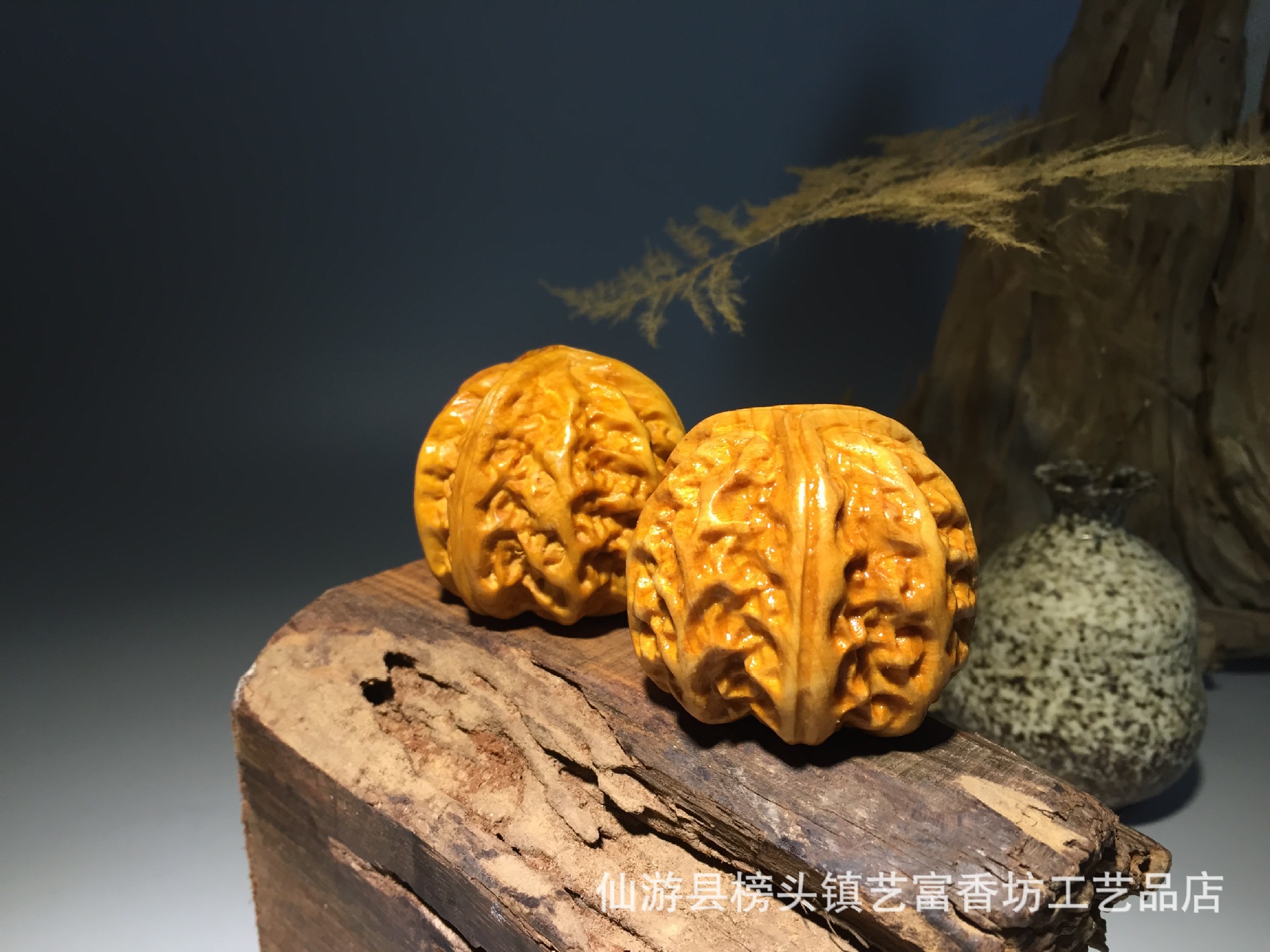 精品太行崖柏文玩手把件大三陵核桃摆件小件木质工艺品保健球批发