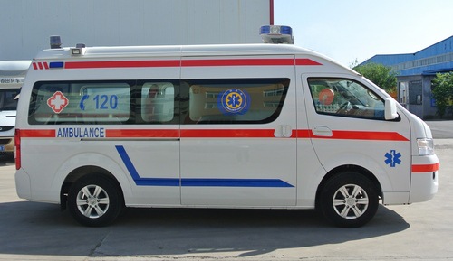 春田救护车ZZT5033XJH-4的图片2