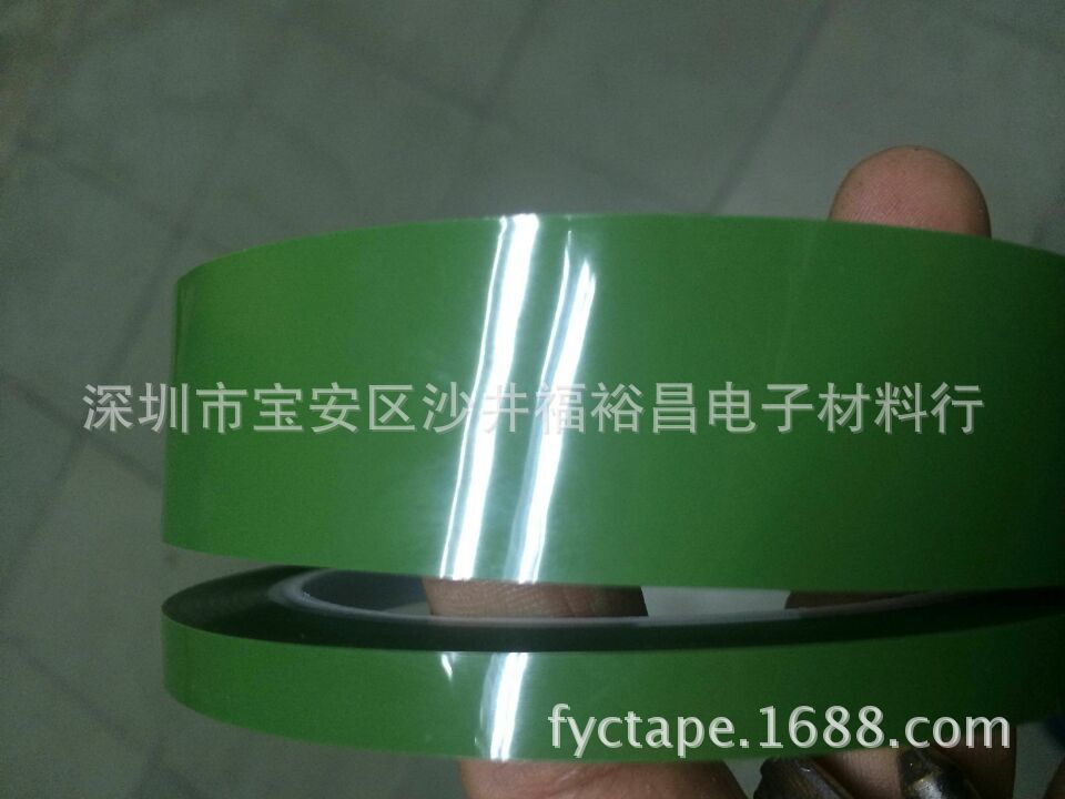 墨绿色