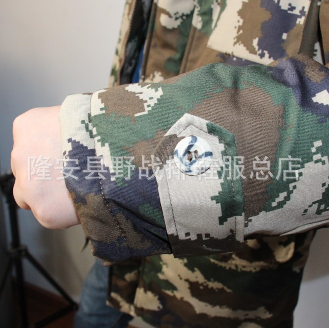 武警迷彩大衣2
